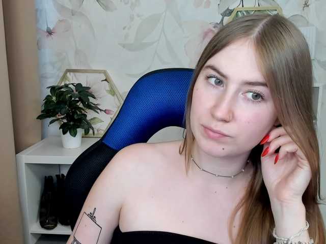 desireMegan live cam on BongaCams