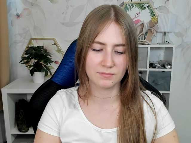 desireMegan live cam on BongaCams