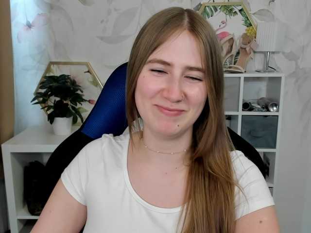 desireMegan live cam on BongaCams