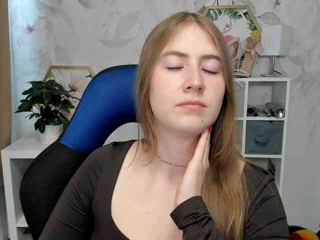 Model: desireMegan