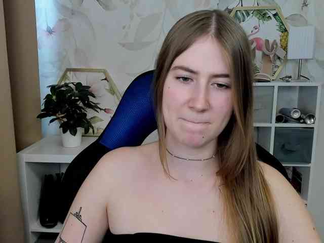 Model: desireMegan