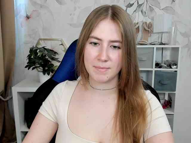 Model: desireMegan