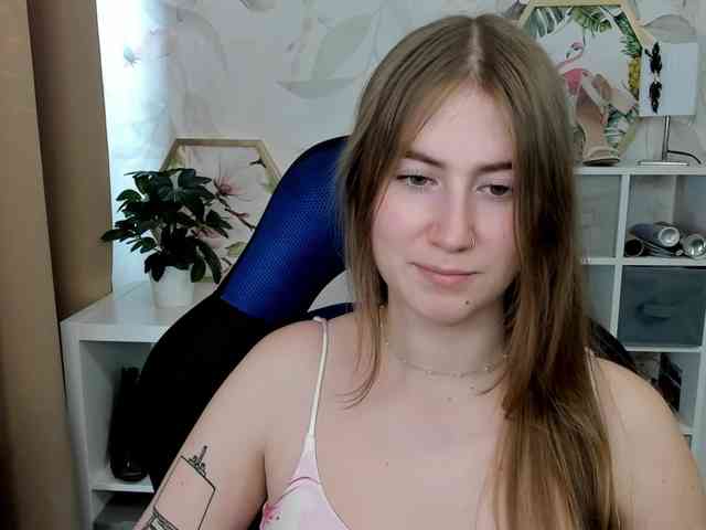 Model: desireMegan