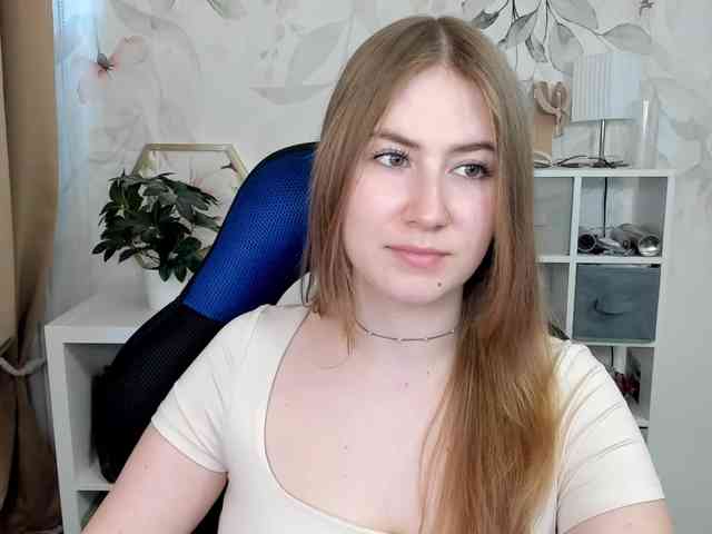 Model: desireMegan