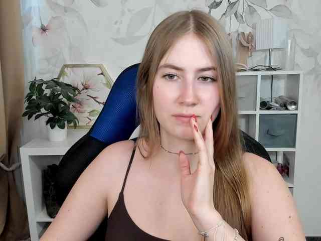 Model: desireMegan