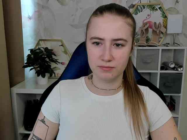 Model: desireMegan