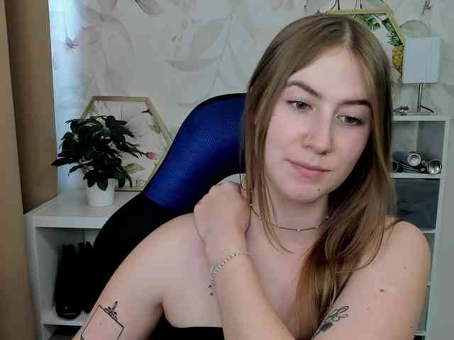 Model: desireMegan