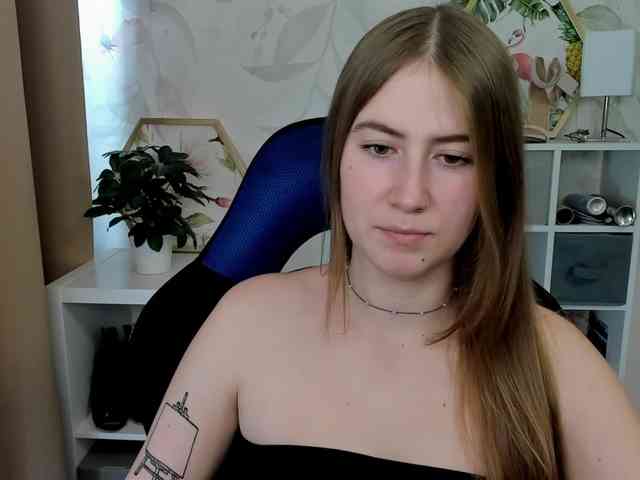 Model: desireMegan