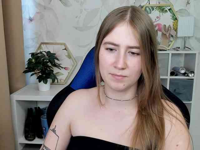 Model: desireMegan