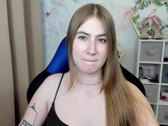 Model: desireMegan