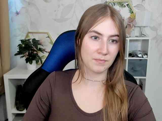 Model: desireMegan