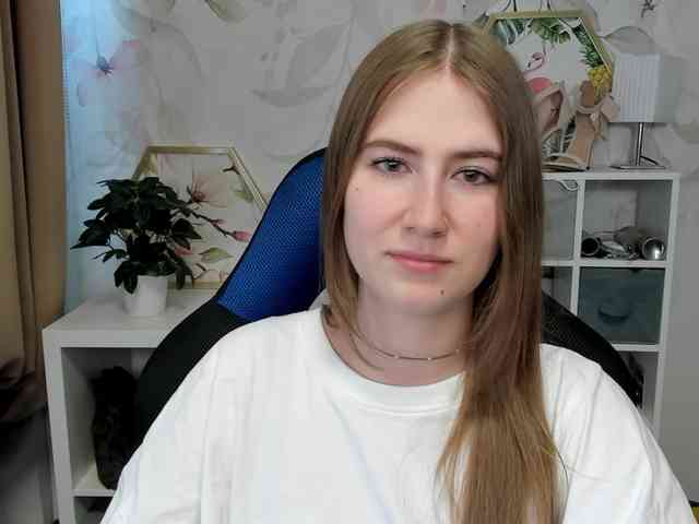 Model: desireMegan