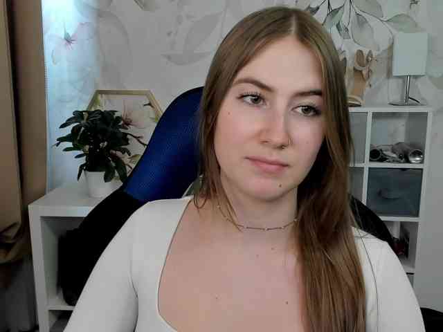 Model: desireMegan