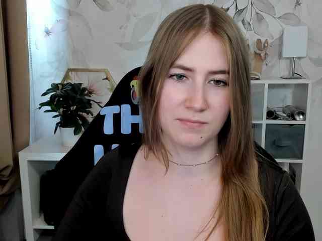 Model: desireMegan