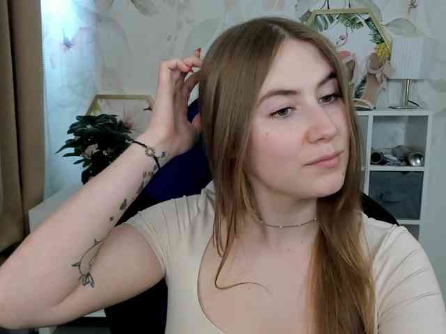 Model: desireMegan