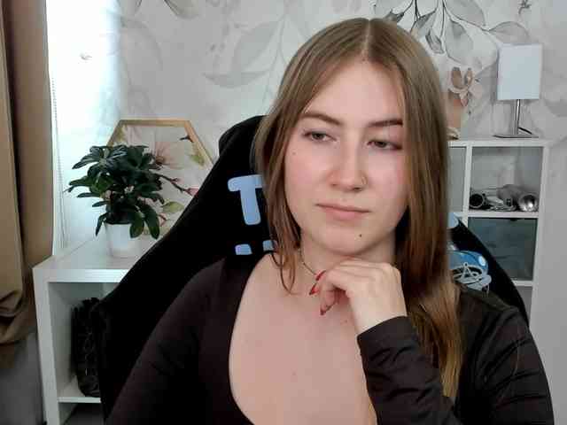 Model: desireMegan