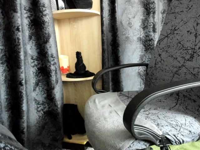 Squirrel-on-the-Bong