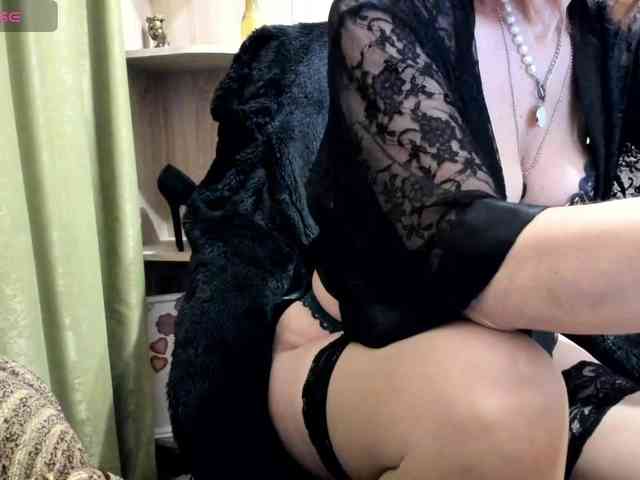 Squirrel-on-the-Bong webcam