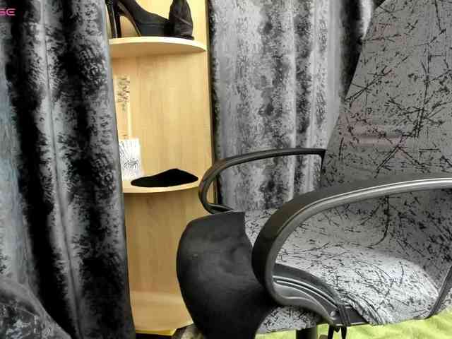 Squirrel-on-the-Bong webcam