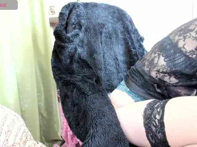 Squirrel-on-the-Bong webcam