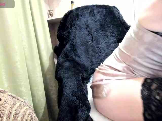 Squirrel-on-the-Bong webcam