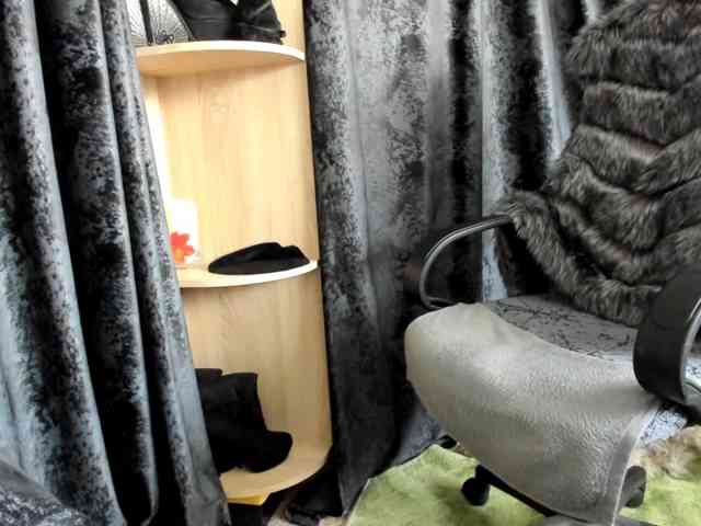 Squirrel-on-the-Bong webcam
