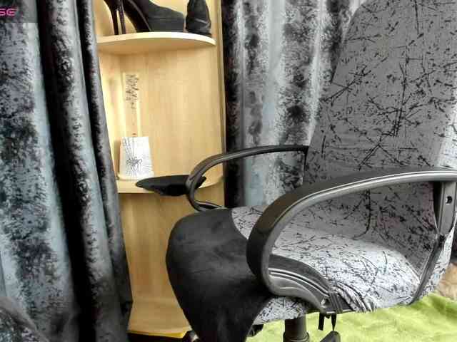 Squirrel-on-the-Bong webcam