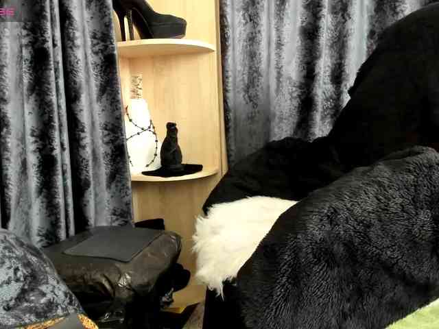Squirrel-on-the-Bong webcam