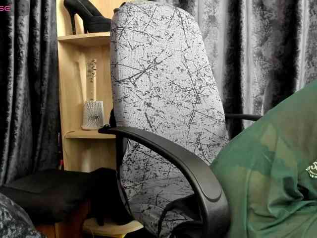 Squirrel-on-the-Bong webcam