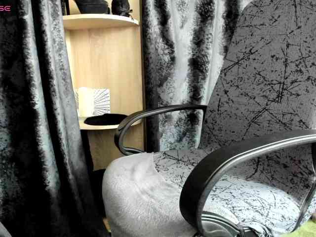 Squirrel-on-the-Bong webcam