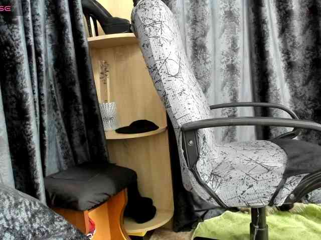 Squirrel-on-the-Bong webcam