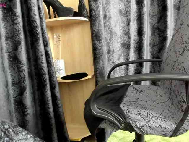 Squirrel-on-the-Bong webcam