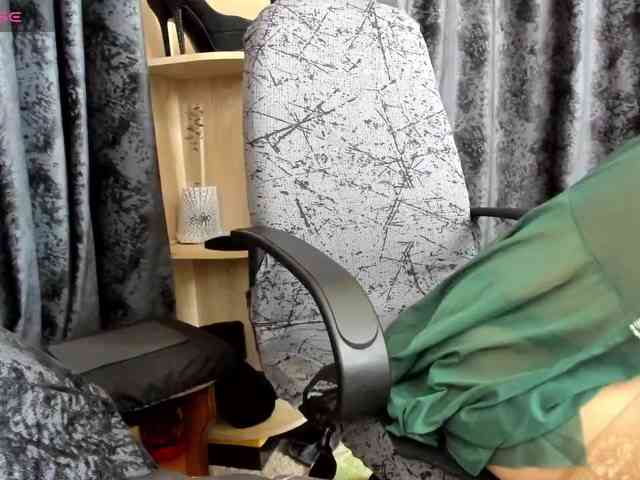 Squirrel-on-the-Bong webcam