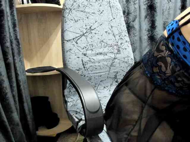 Squirrel-on-the-Bong webcam