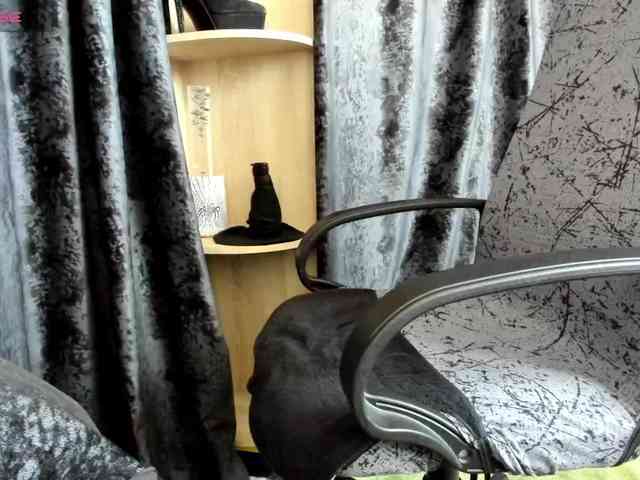 Squirrel-on-the-Bong webcam