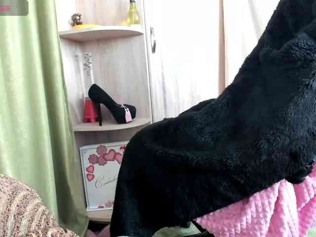 Squirrel-on-the-Bong webcam