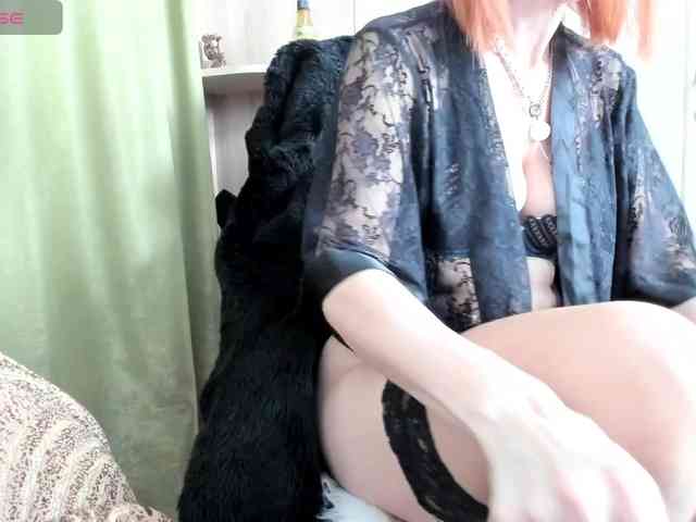 Squirrel-on-the-Bong