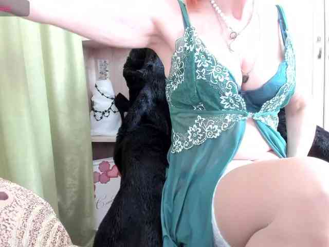 Squirrel-on-the-Bong webcam