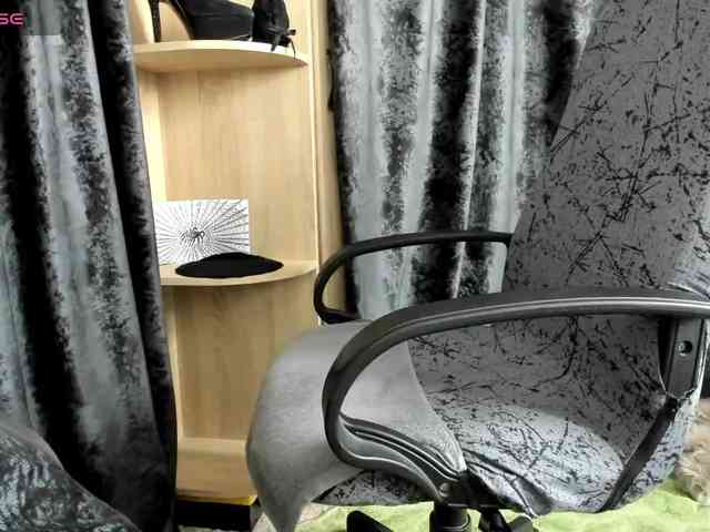 Squirrel-on-the-Bong webcam