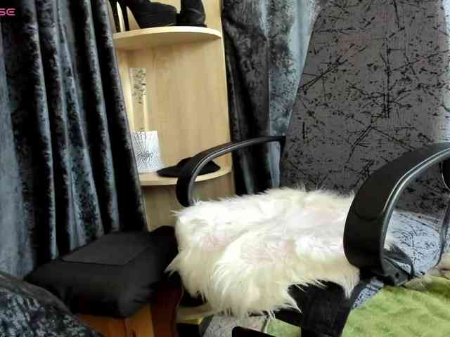 Squirrel-on-the-Bong webcam