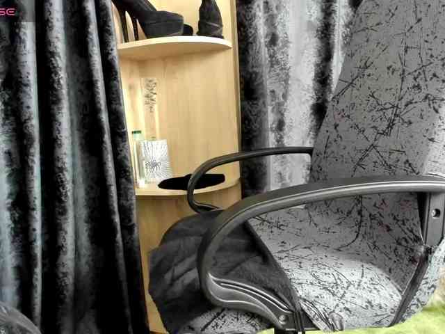 Squirrel-on-the-Bong webcam