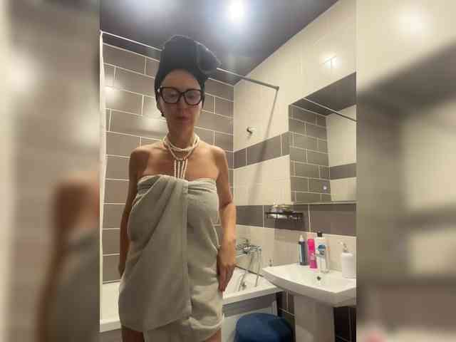 Janochka666 Live Webcam on BongaCams