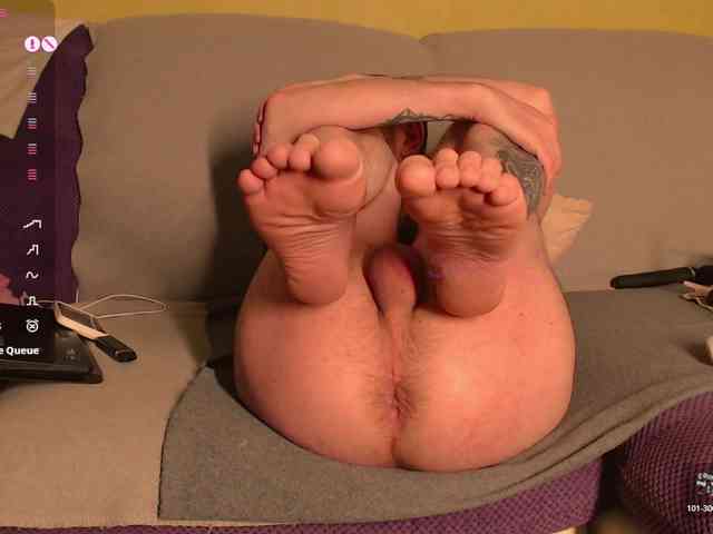 LuxHoneyBun Sex Cam Show