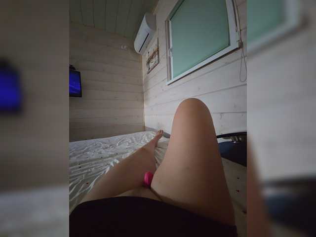 Angelia22 live cam on BongaCams