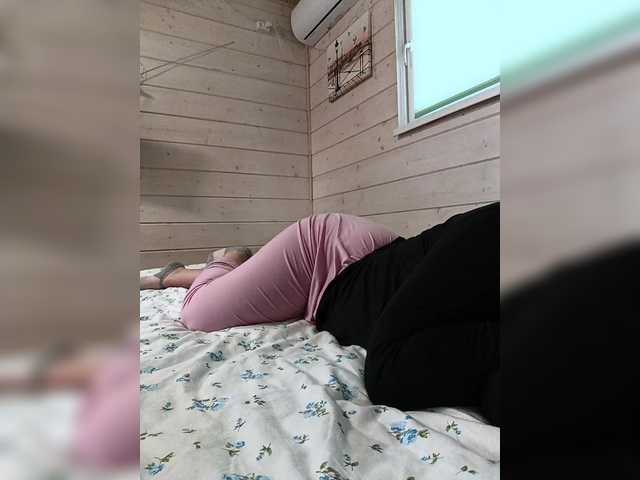 Angelia22 live cam on BongaCams