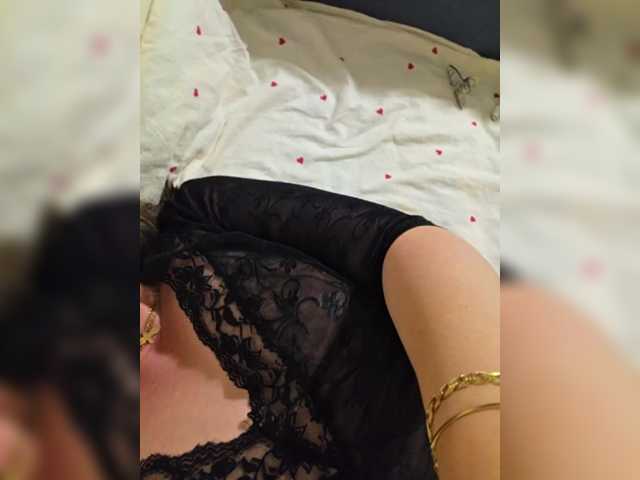 Angelia22 live cam on BongaCams