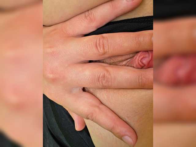 Angelia22 live cam on BongaCams