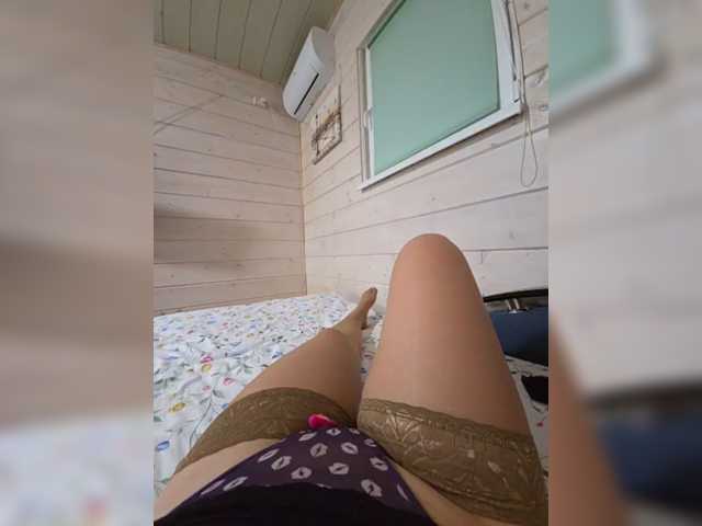 Angelia22 live cam on BongaCams