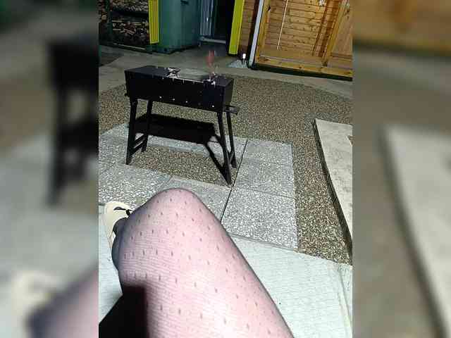该模特正在直播。 Angelia22