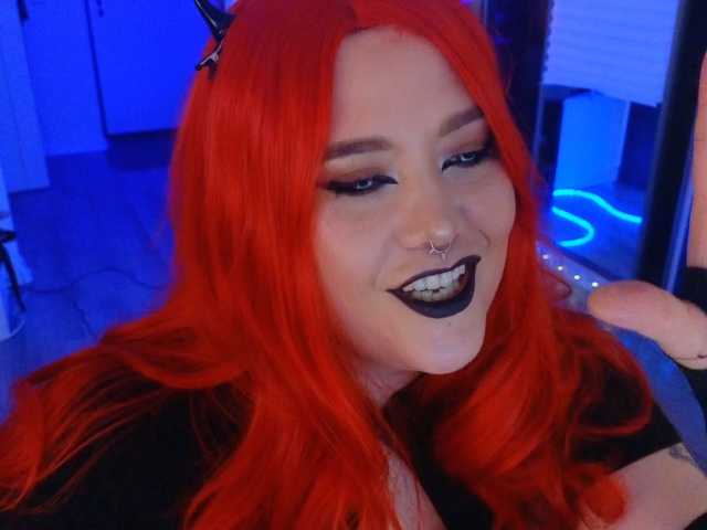 Laura-Wicked, live now on BongaCams